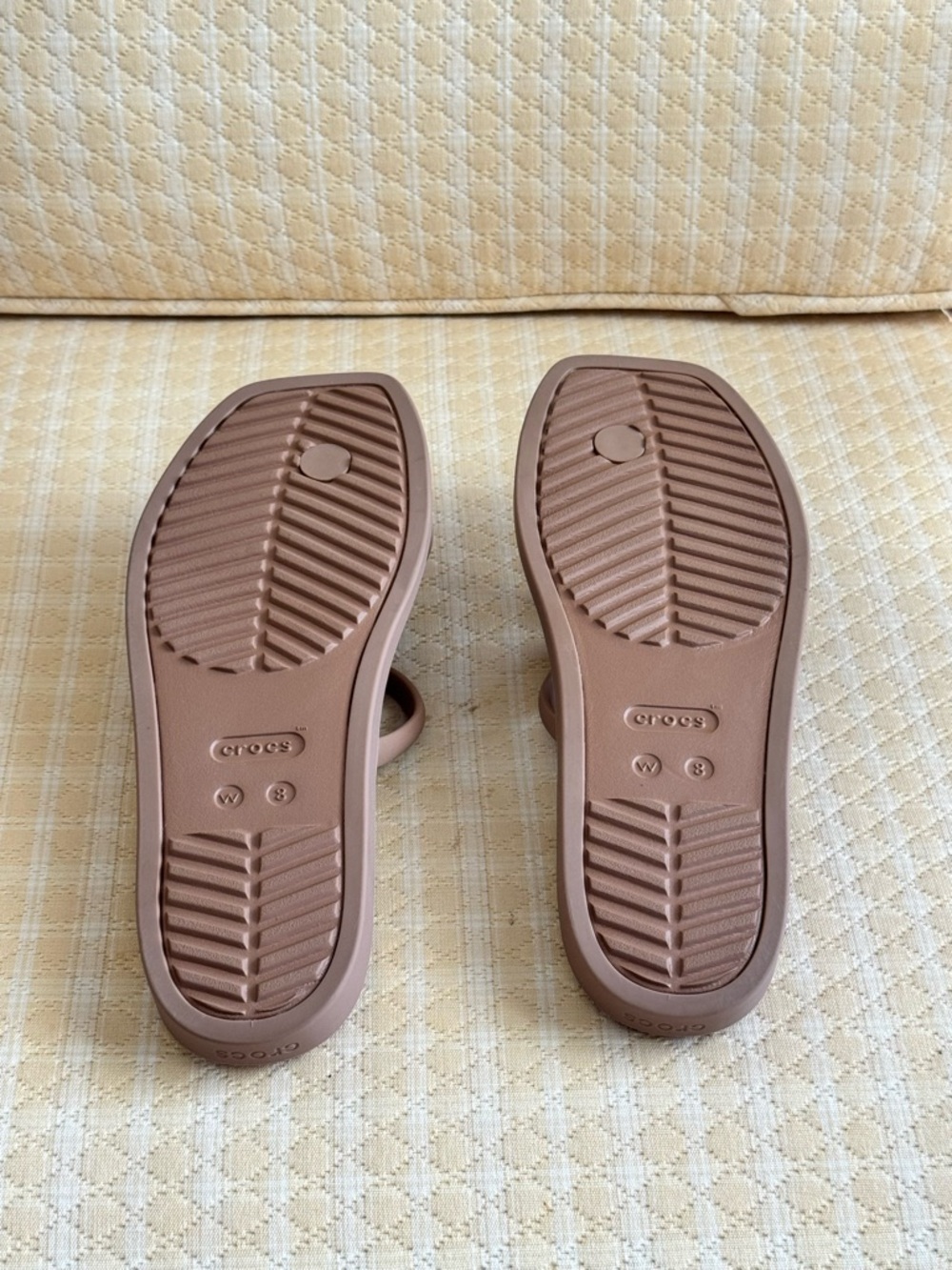 NWT CROCS Viral Miami Toe Loop Sandal Women’s Size 8 - Milk Chocolate - Picture 8 of 9